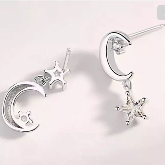 Star and moon 925 Silver Drop Earrings NWT⭐️🌙 - Picture 2 of 4